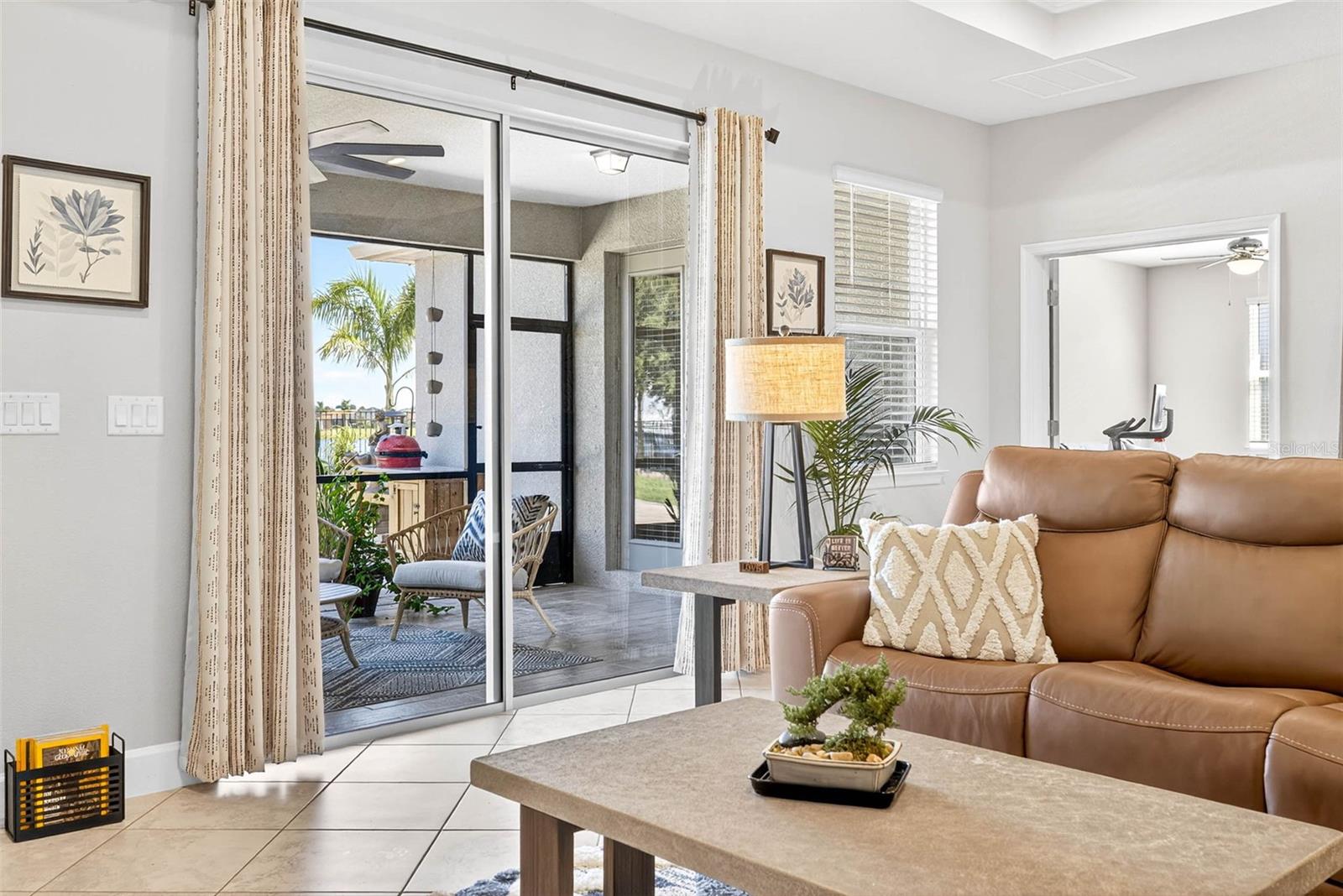 LUCAYA LAKE CLUB PH 4D - Residential