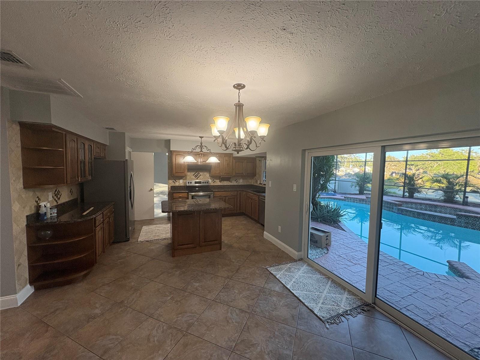 BLOOMINGDALE WEST - Residential