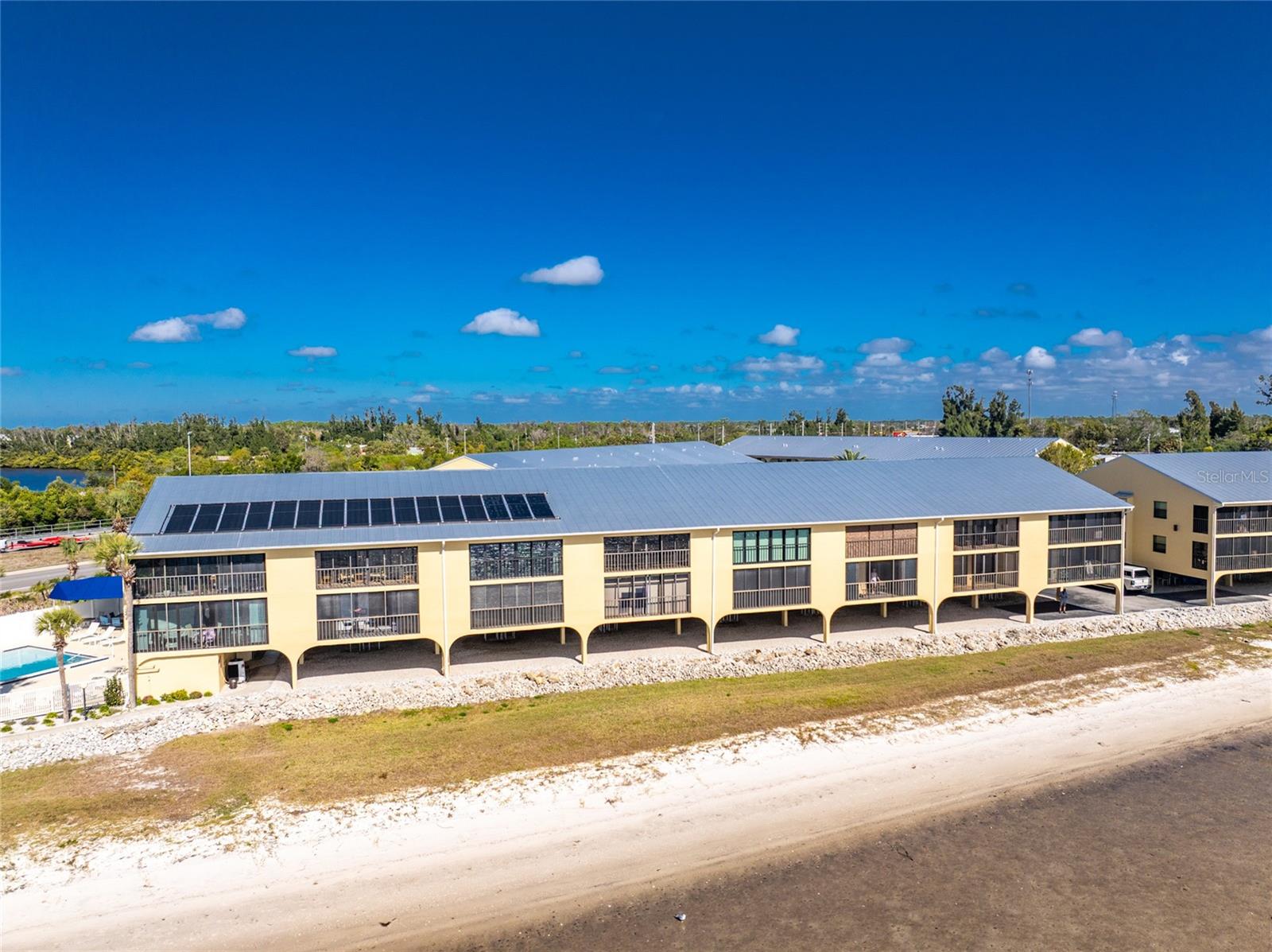 TARPON BAY PH 02 BLDG C - Residential