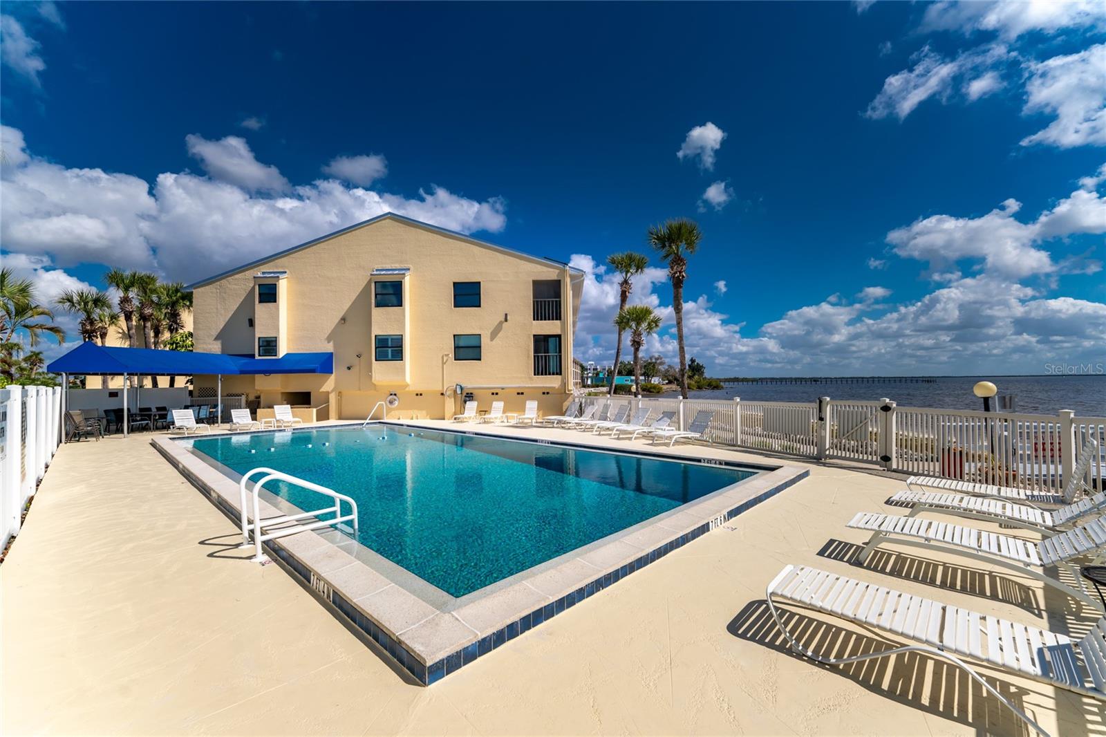 TARPON BAY PH 02 BLDG C - Residential