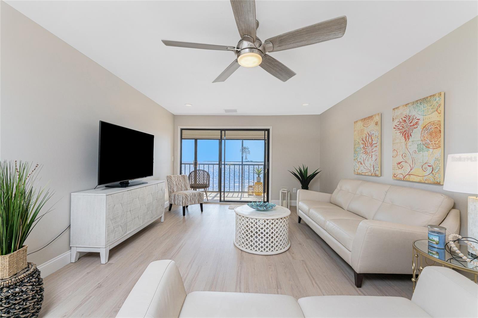 TARPON BAY PH 02 BLDG C - Residential