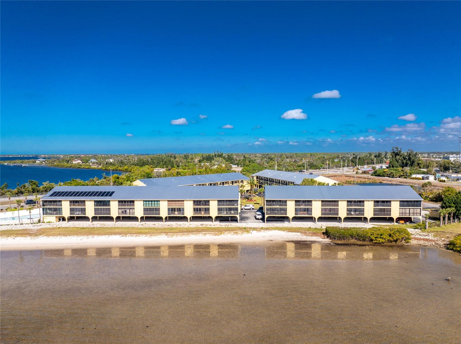 TARPON BAY PH 02 BLDG C - Residential