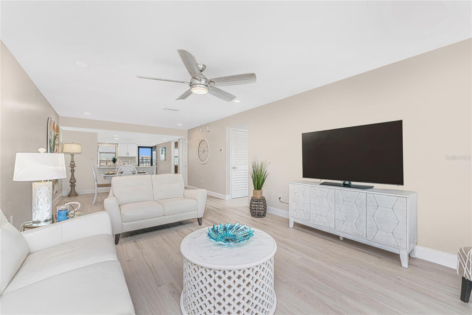 TARPON BAY PH 02 BLDG C - Residential