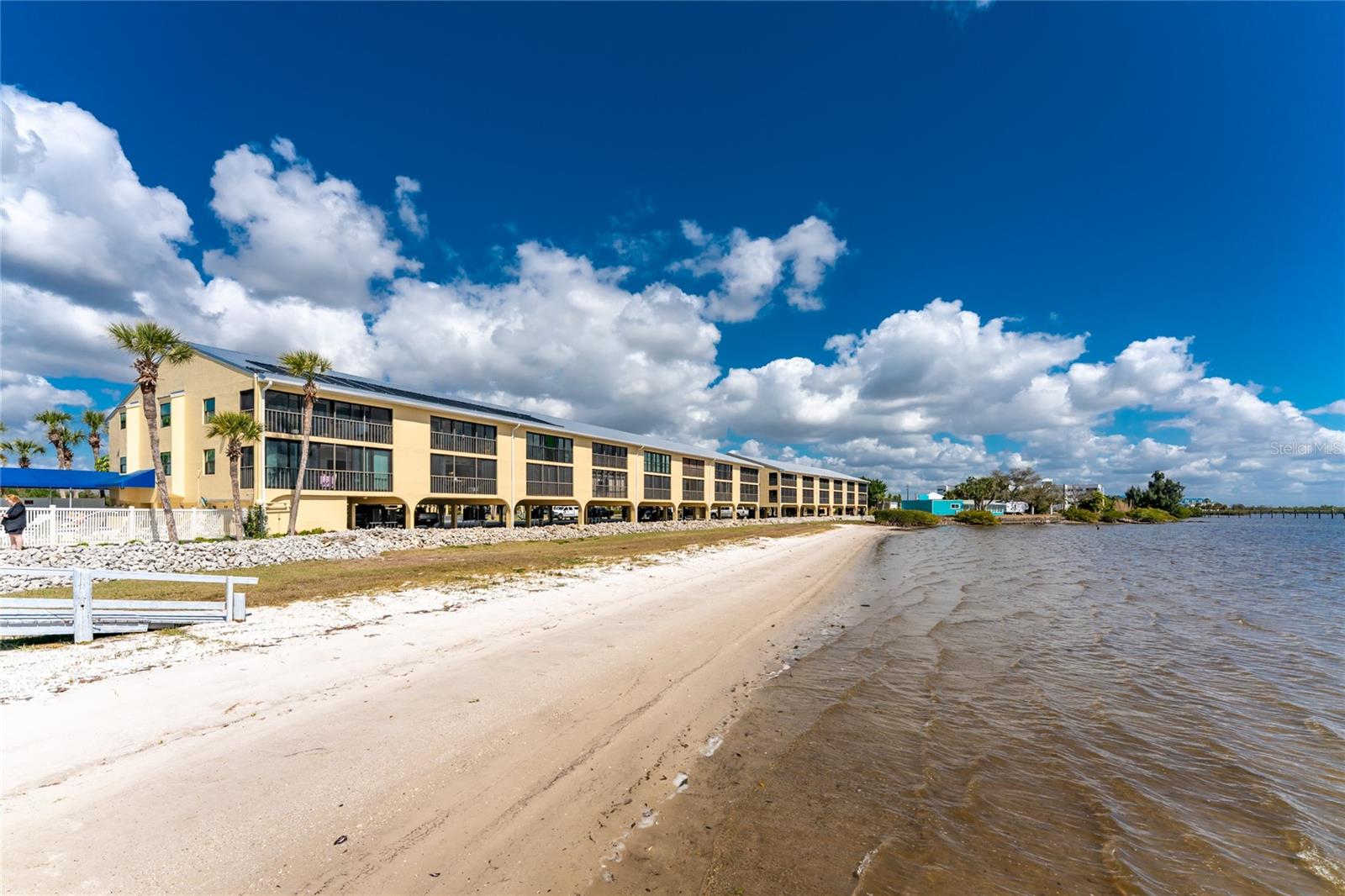 TARPON BAY PH 02 BLDG C - Residential