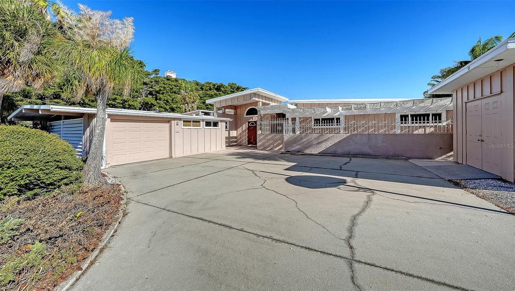 Photo of 355 S Shore Drive, Sarasota, FL 34234 (MLS # A4671767)