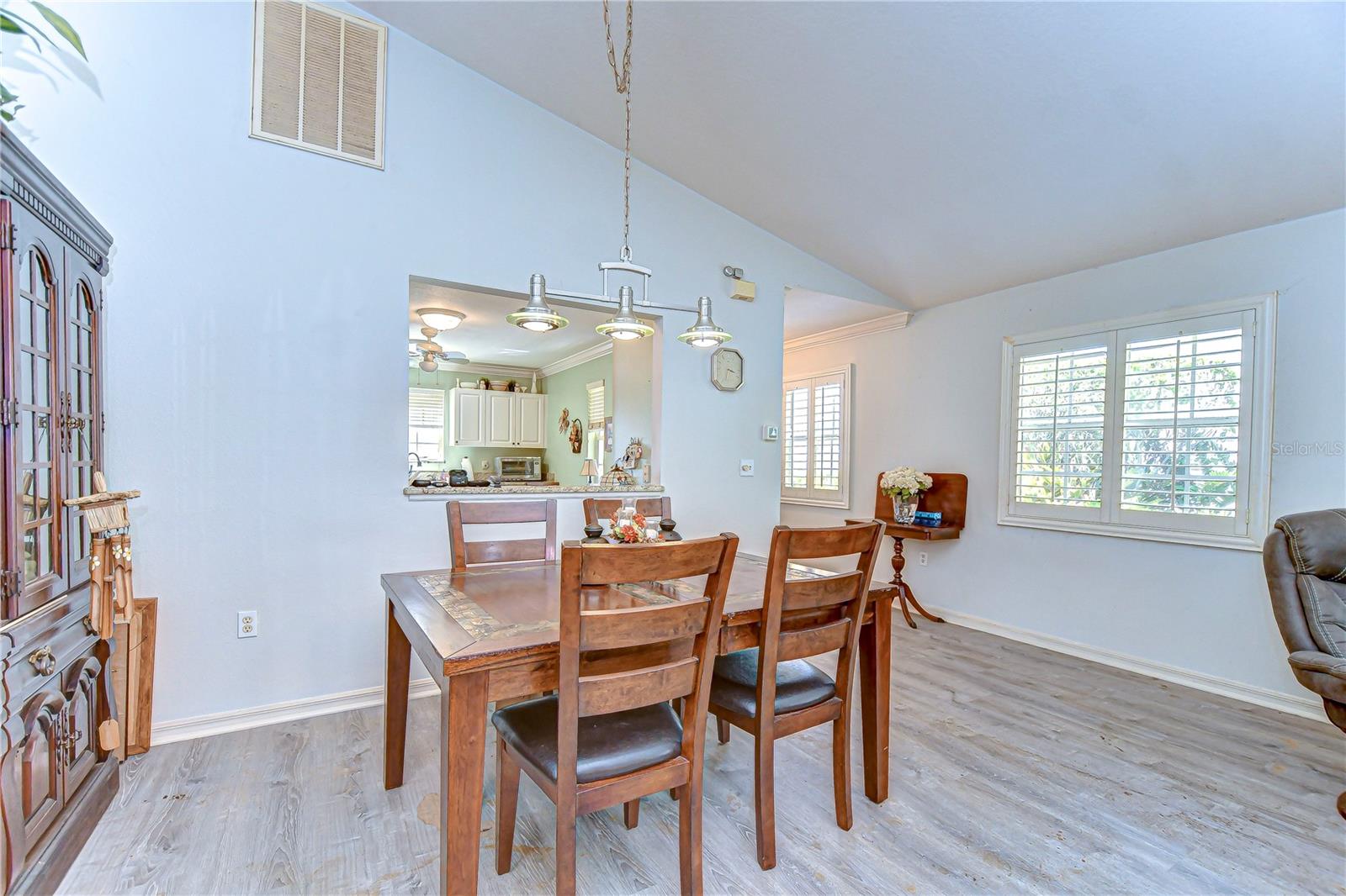 5906 GREENBRIAR COURT
