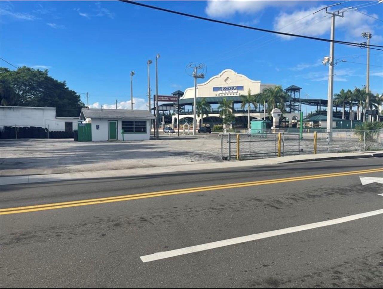 VILLA PARK - Commercial Lease