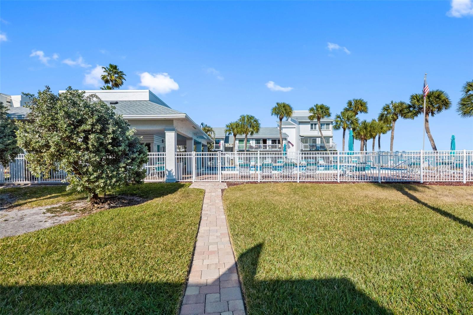 SAND KEY CONDO-BAYSIDE GARDENS II - Residential