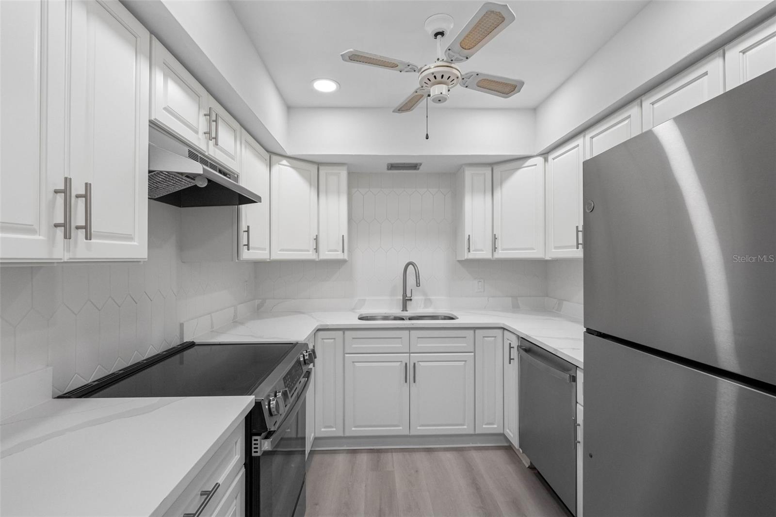 SAND KEY CONDO-BAYSIDE GARDENS II - Residential