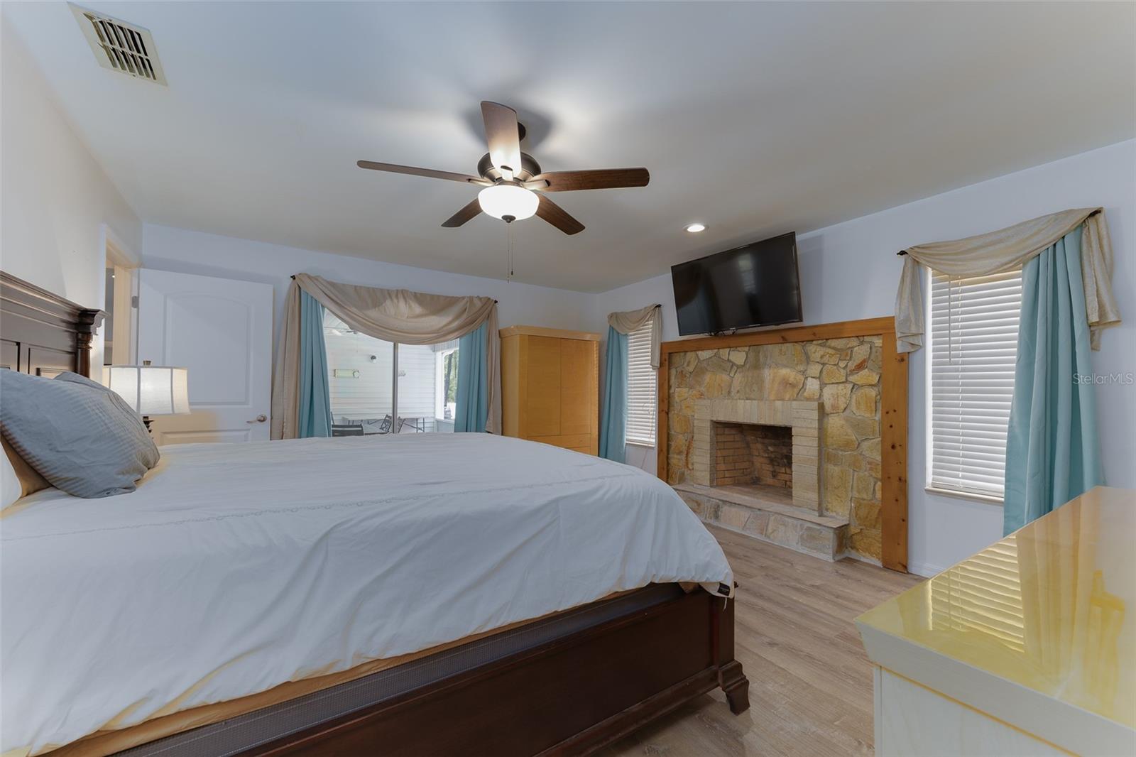 MEADOW WOOD FARMS UN 02 - Residential