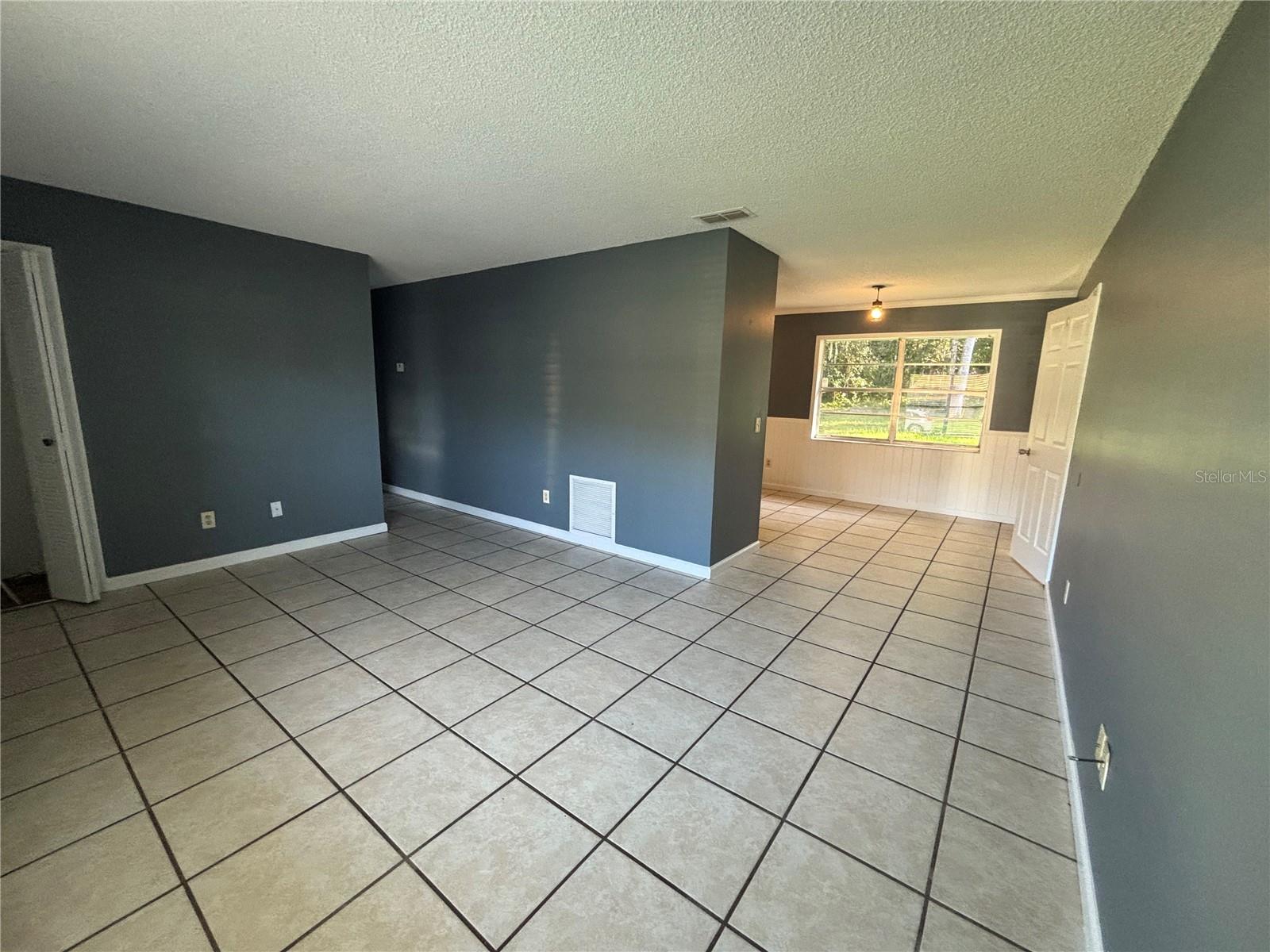 DELTONA LAKES UNIT 42 - Residential Lease