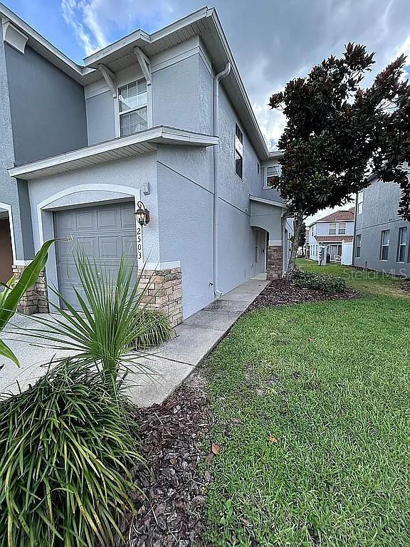 AMBER POINTE - Residential