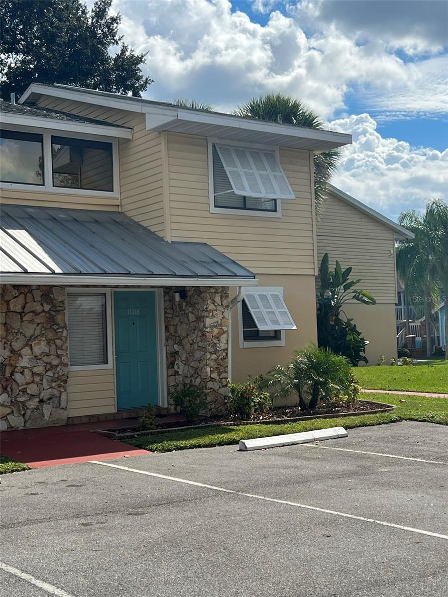 FLORIDA VACATION VILLAS - Residential Lease