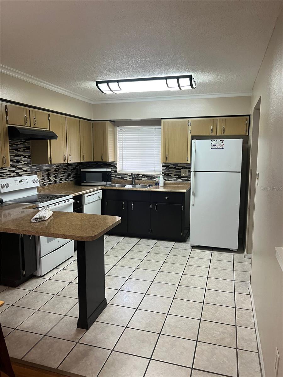 FLORIDA VACATION VILLAS - Residential Lease