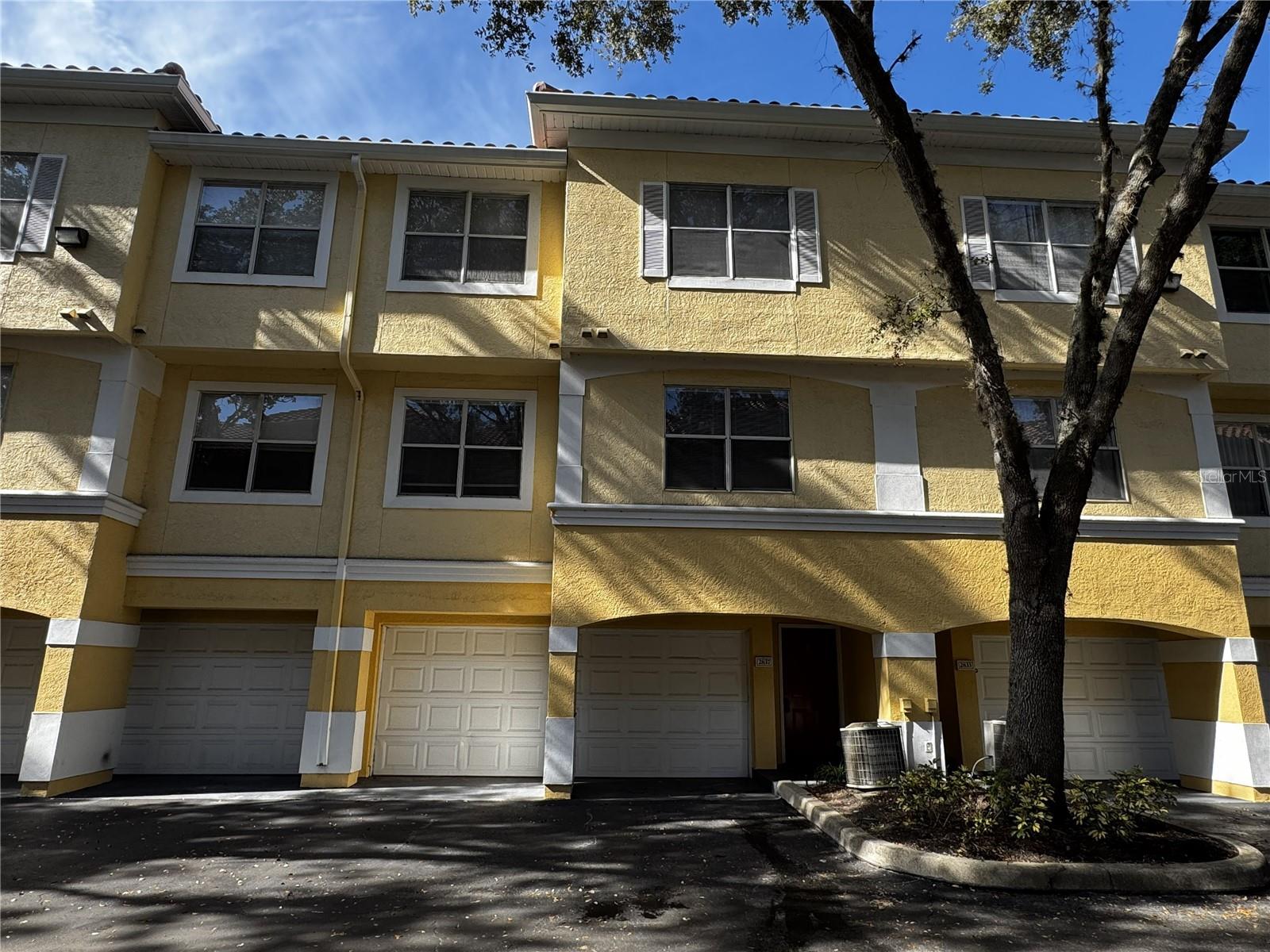 VISCONTI EAST - Residential Lease