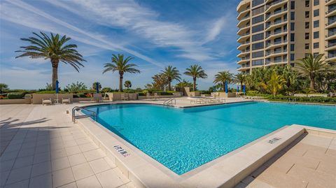 A home in LONGBOAT KEY