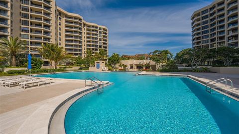 A home in LONGBOAT KEY