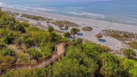 A home in LONGBOAT KEY