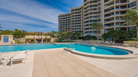 A home in LONGBOAT KEY