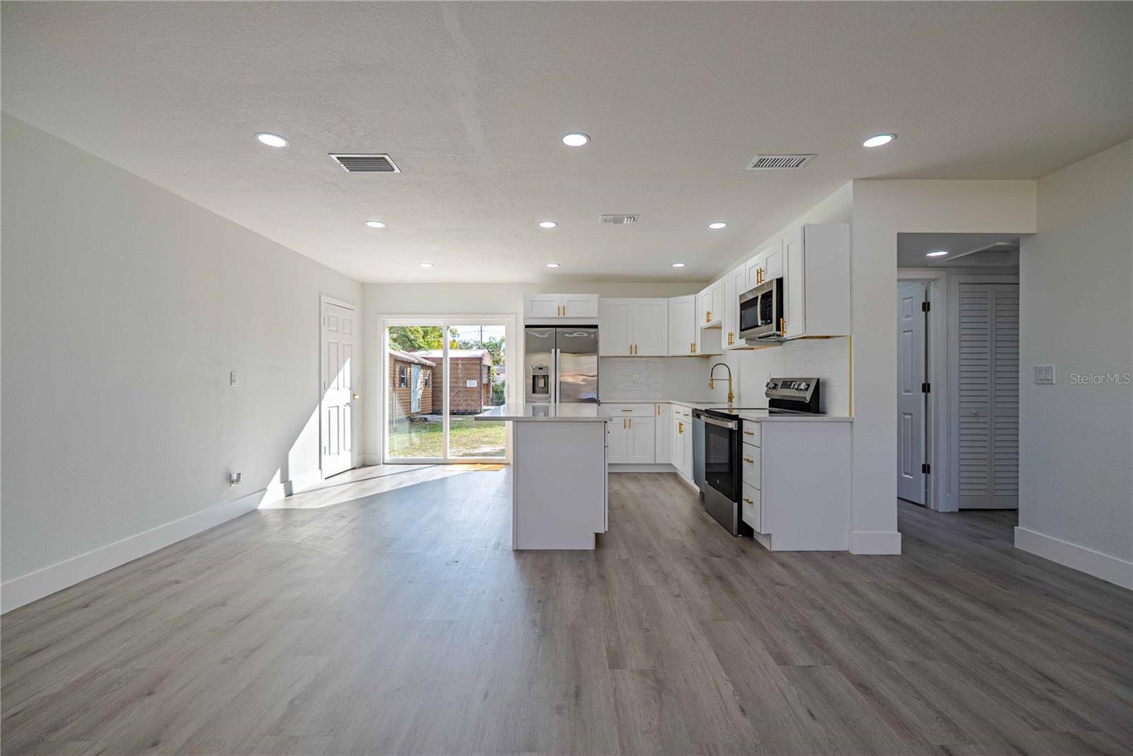 2118 W SEWAHA STREET