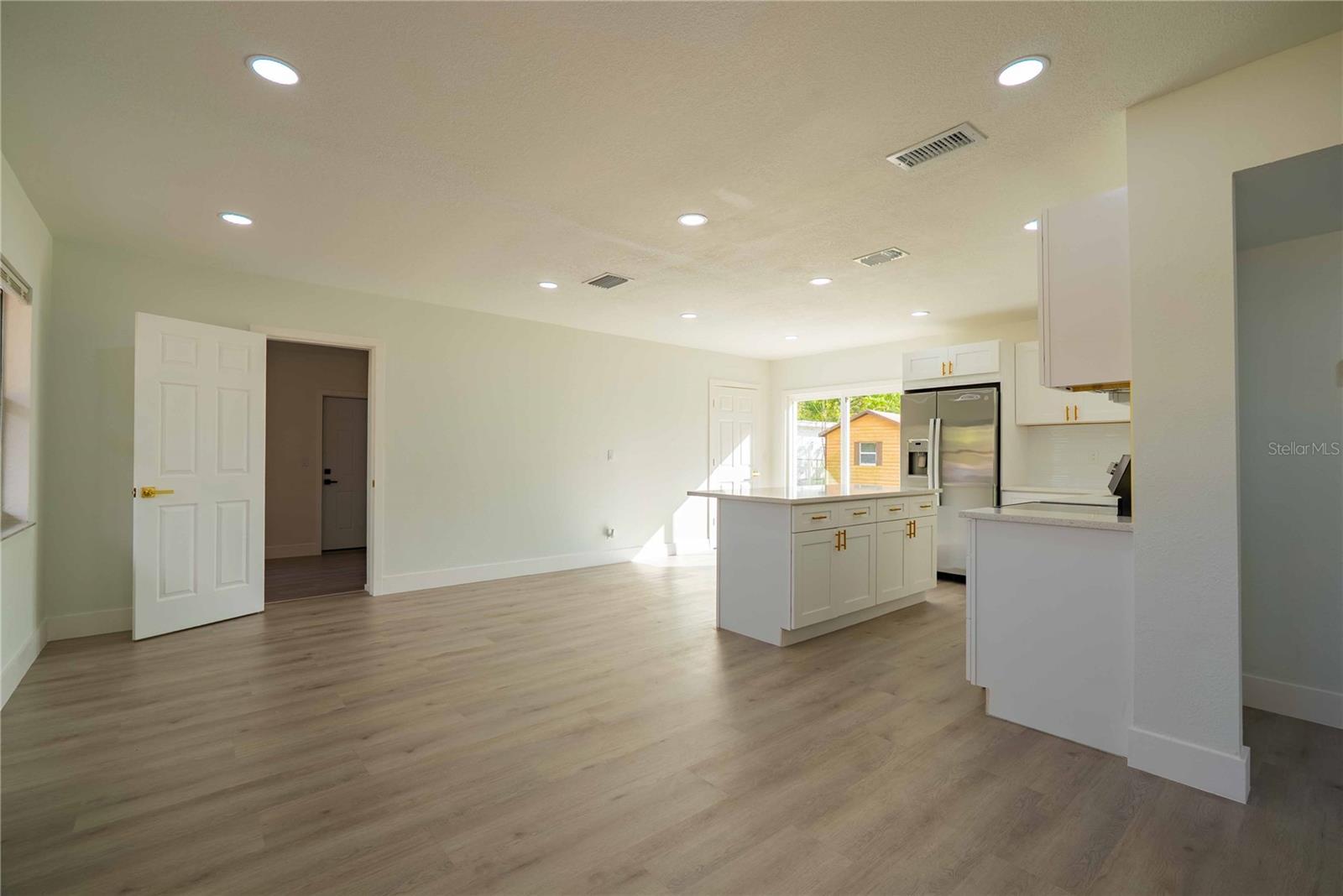 2118 W SEWAHA STREET