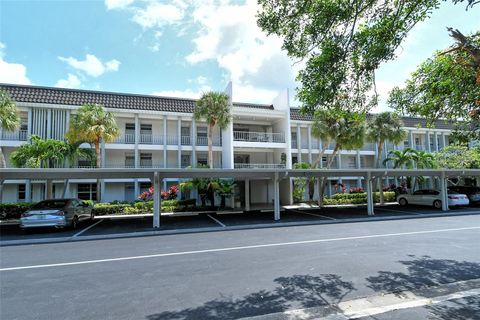 A home in LONGBOAT KEY