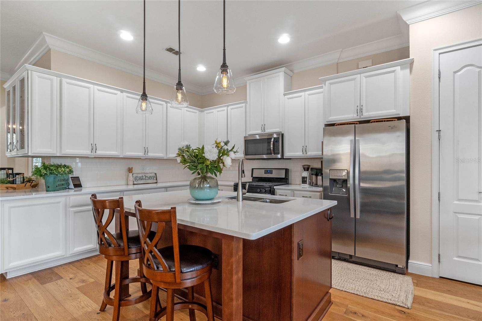 4907 W FOUNTAINWOOD DRIVE