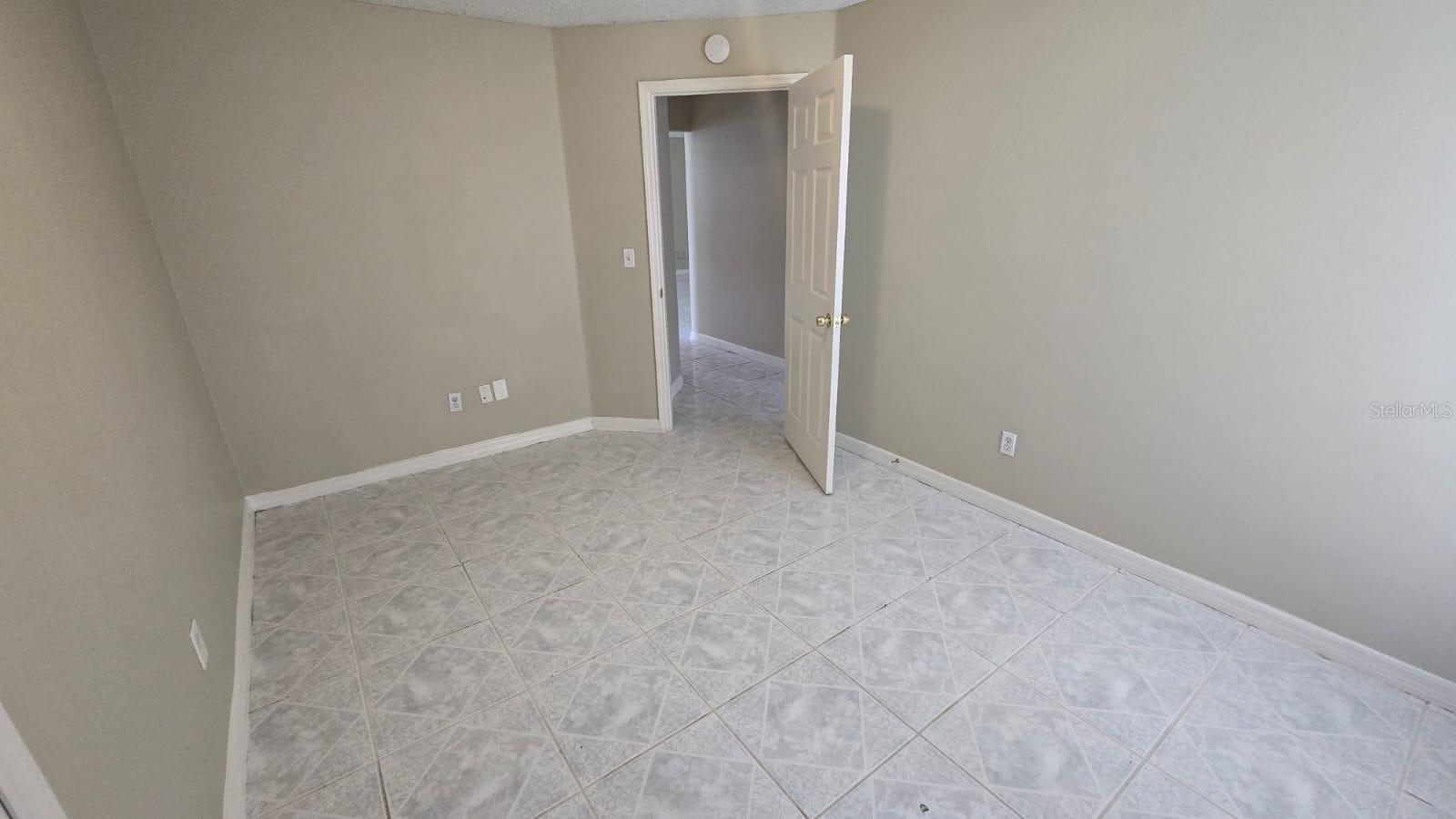 1416 SILVERTHORN DRIVE