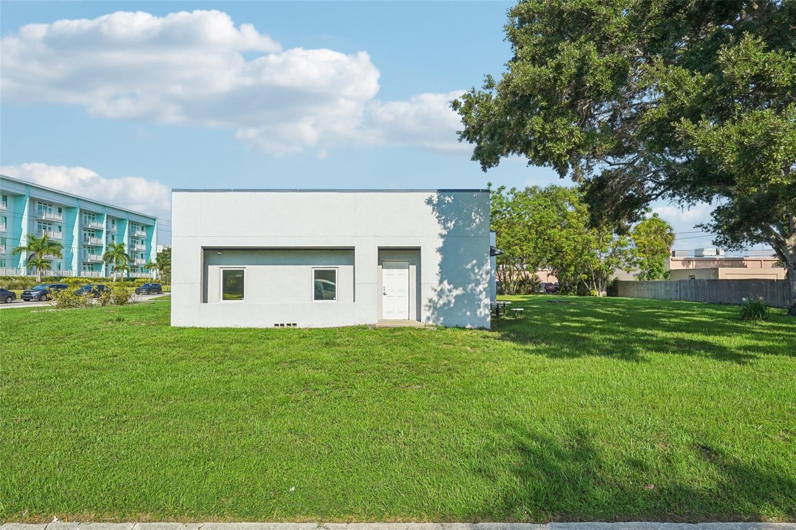 BEAUCLAIRE VILLAS - Commercial Sale