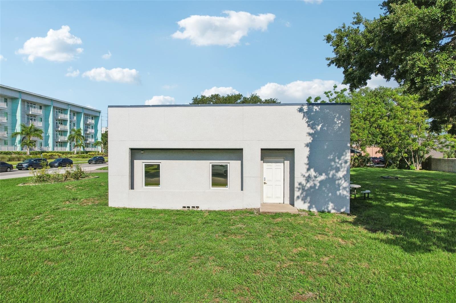 BEAUCLAIRE VILLAS - Commercial Sale