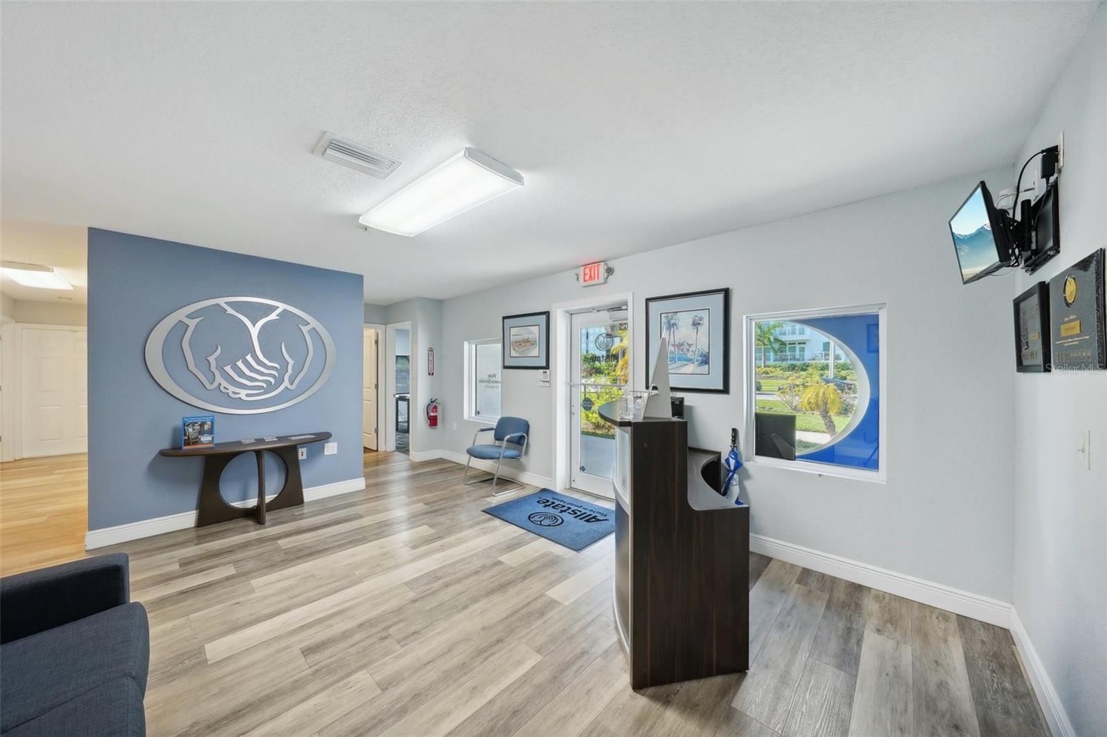 BEAUCLAIRE VILLAS - Commercial Sale