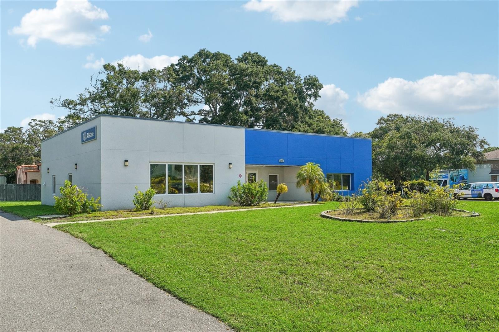 BEAUCLAIRE VILLAS - Commercial Sale