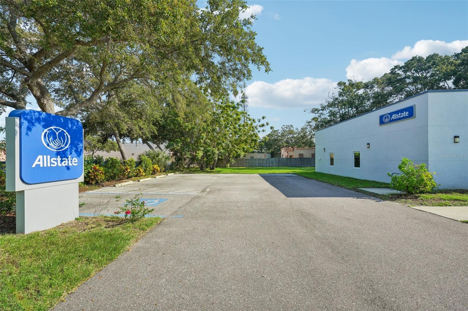 BEAUCLAIRE VILLAS - Commercial Sale