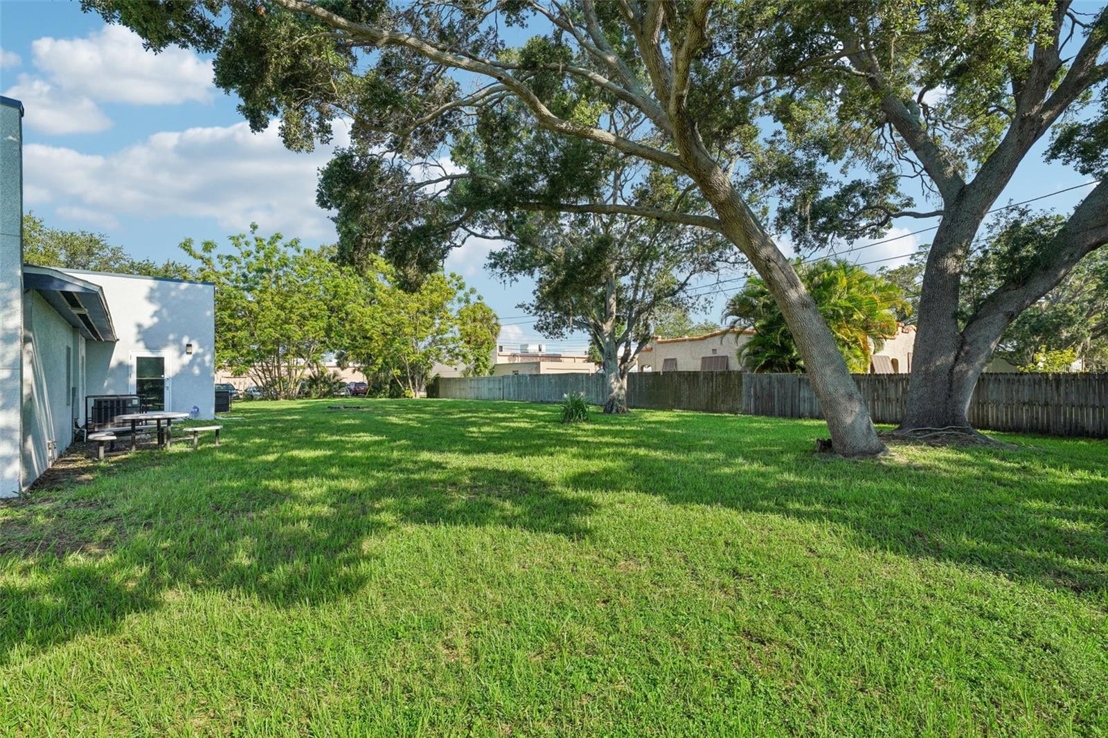 BEAUCLAIRE VILLAS - Commercial Sale