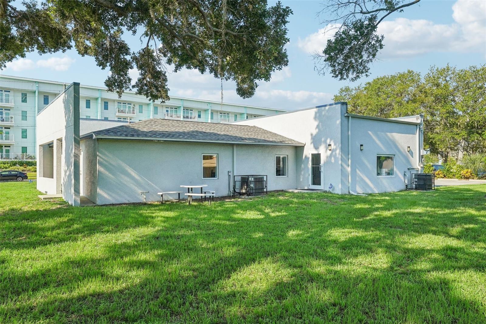 BEAUCLAIRE VILLAS - Commercial Sale