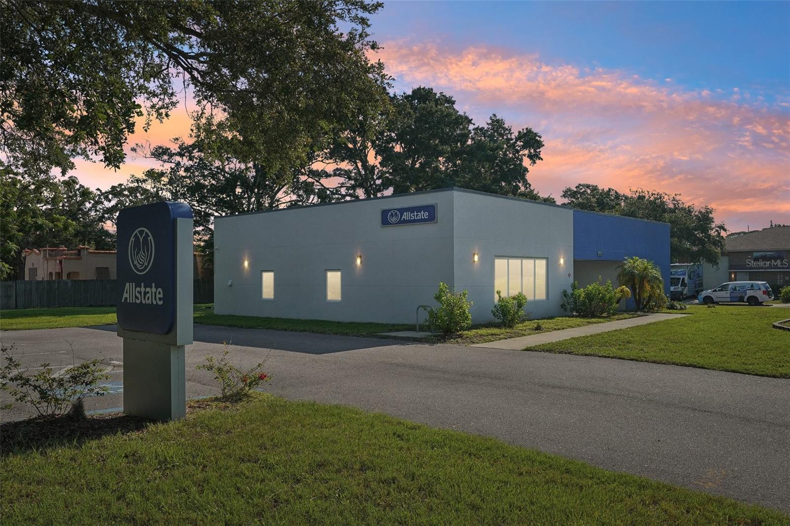 BEAUCLAIRE VILLAS - Commercial Sale