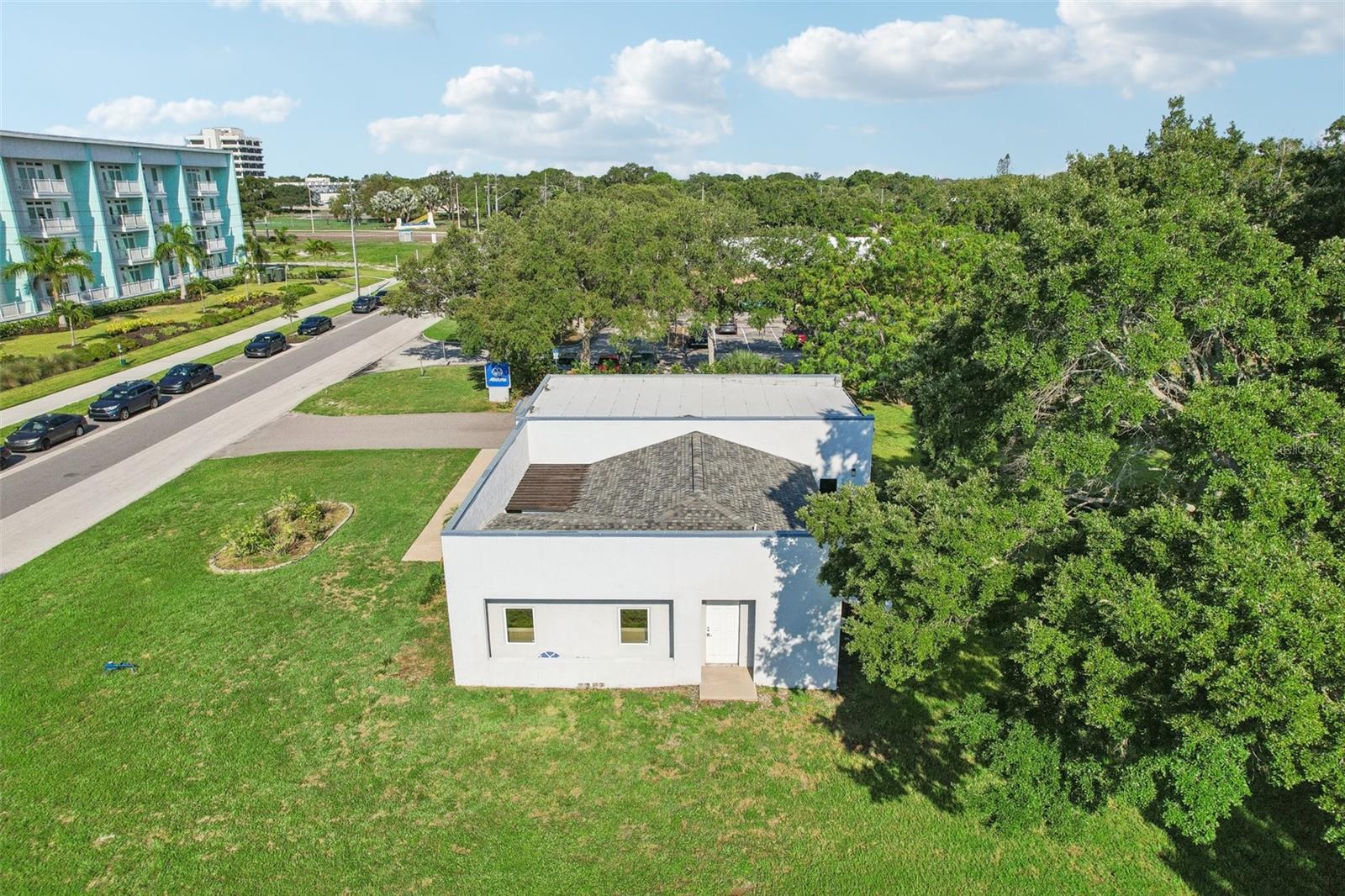 BEAUCLAIRE VILLAS - Commercial Sale