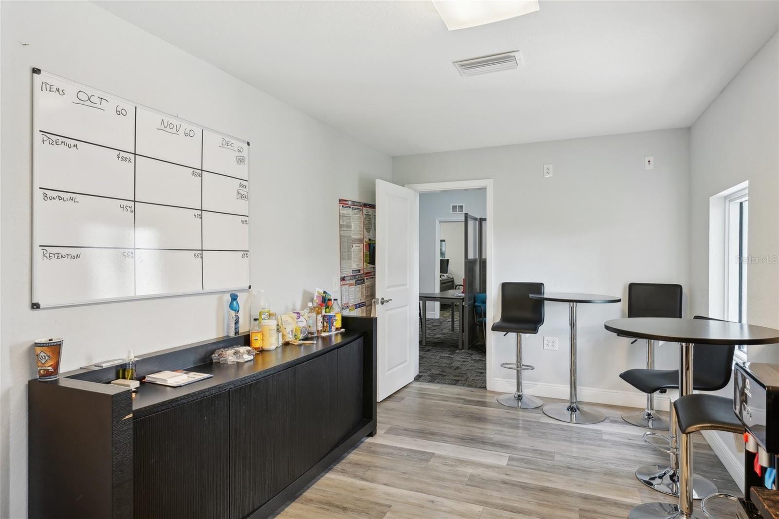 BEAUCLAIRE VILLAS - Commercial Sale