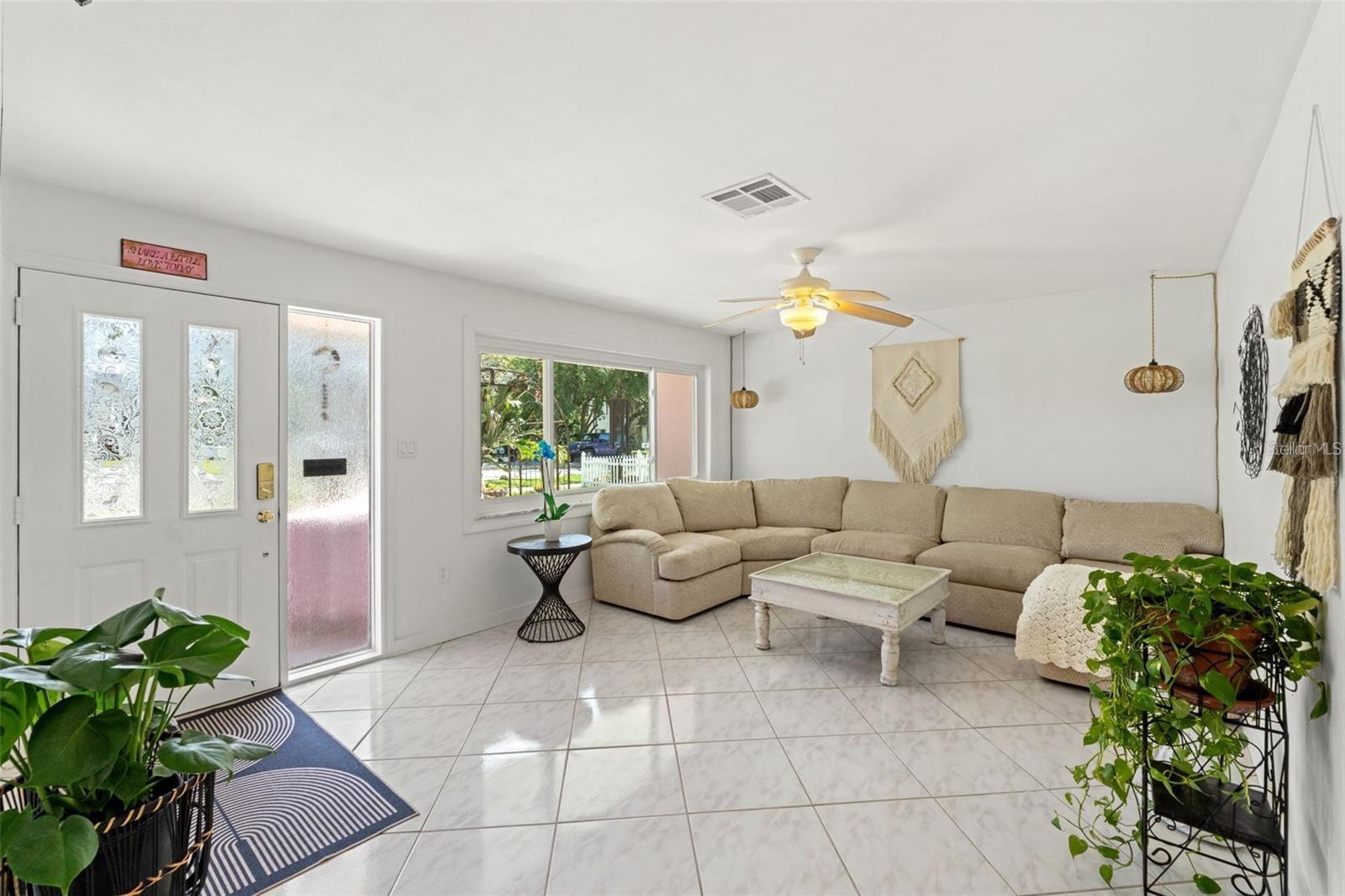 408 PINEAPPLE STREET