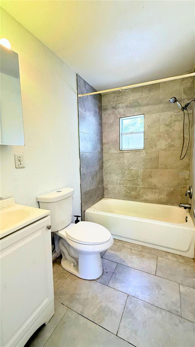 WEST BURNSIDE AT LEALMAN - Residential Lease