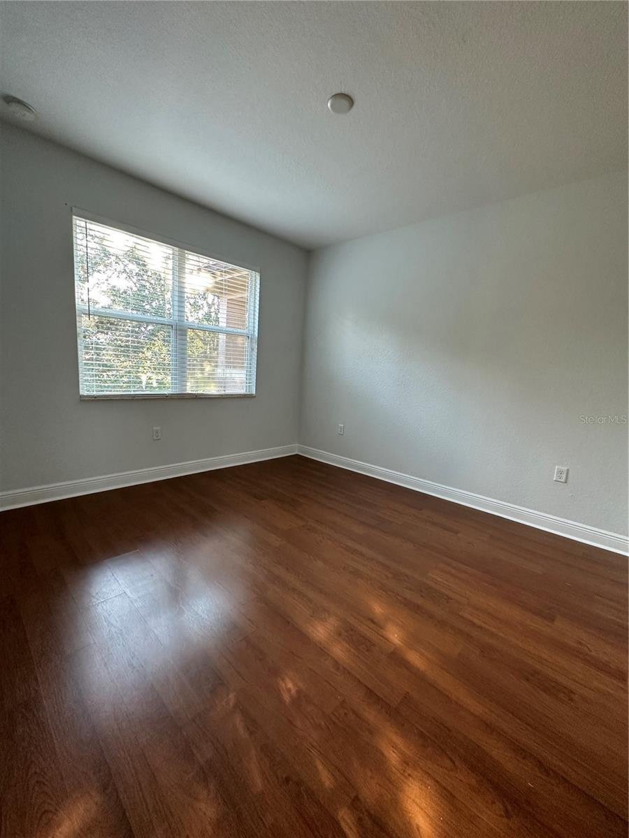 EAGLE CRK PH 1C VILLAGE E - Residential Lease