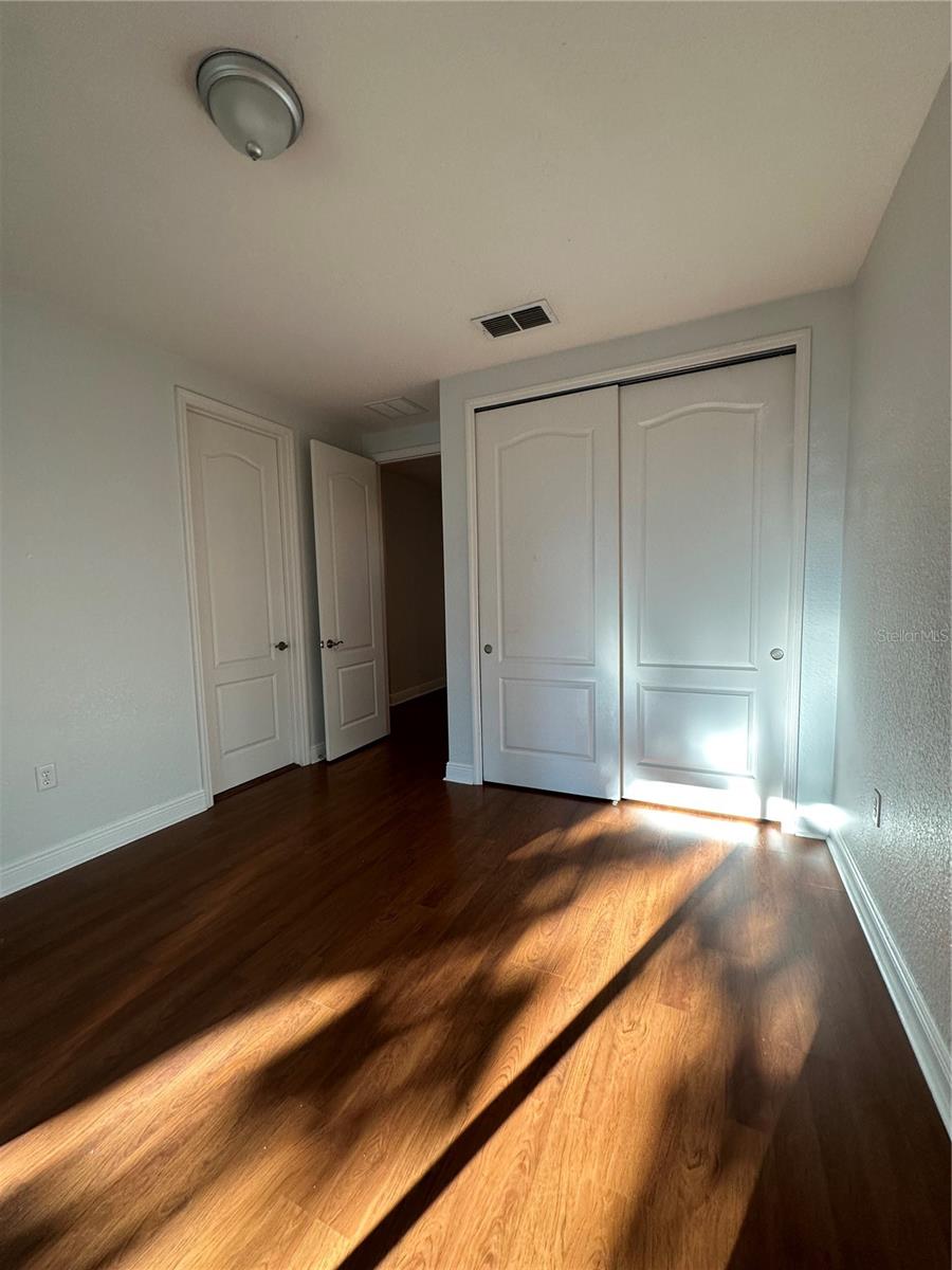 EAGLE CRK PH 1C VILLAGE E - Residential Lease