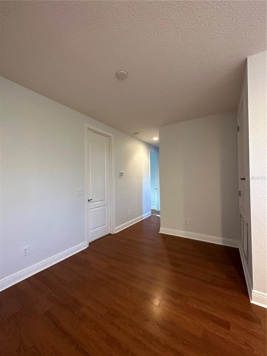 EAGLE CRK PH 1C VILLAGE E - Residential Lease