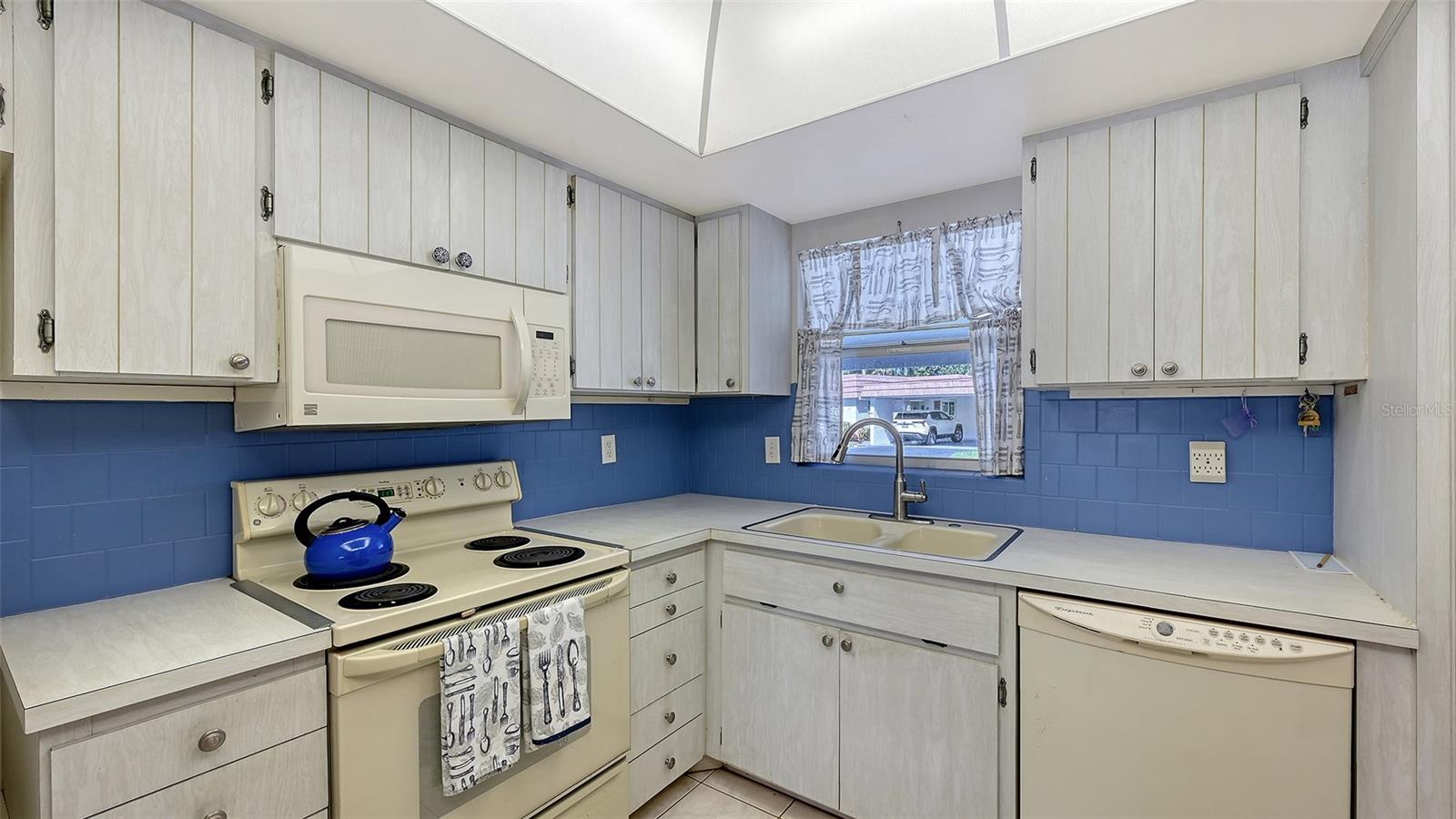 STRATHMORE RIVERSIDE I - Residential