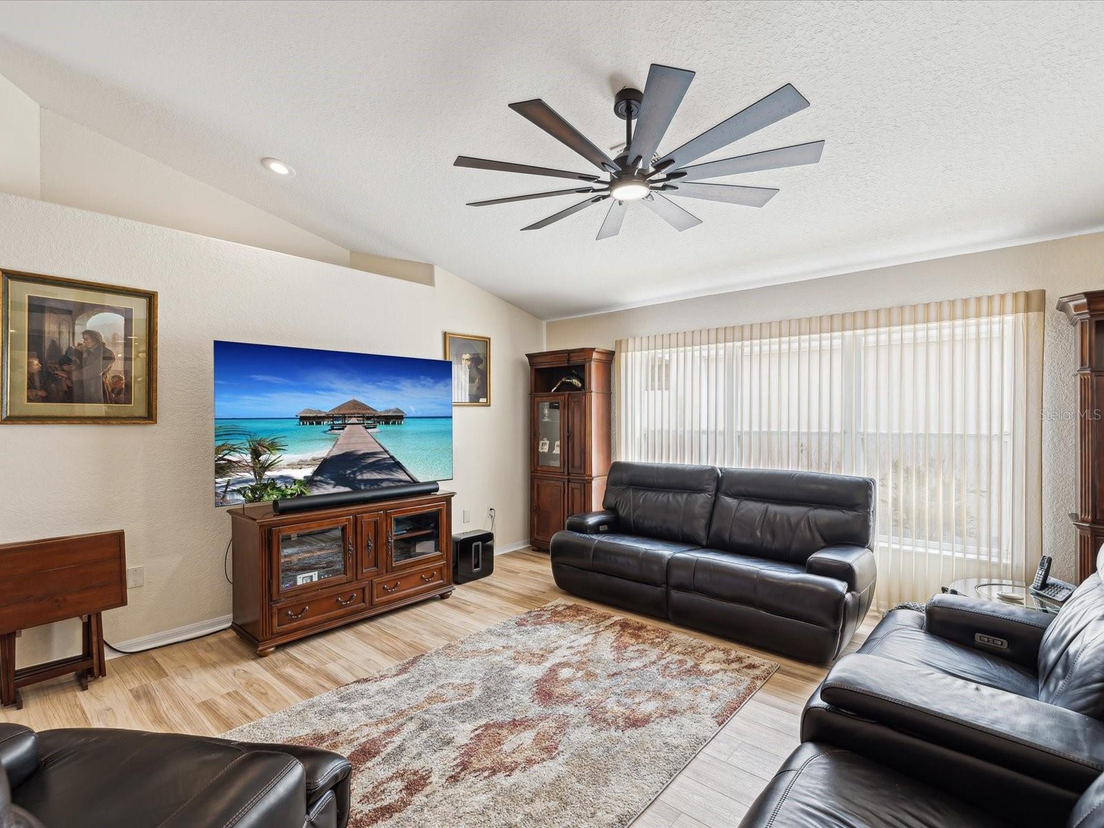 305 ROYAL PALM WAY