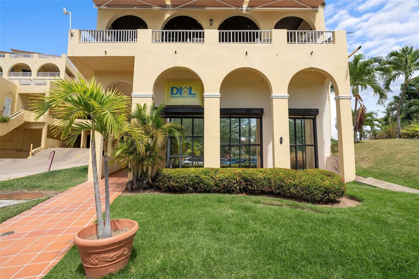 PALMANOVA PLAZA - Commercial Sale