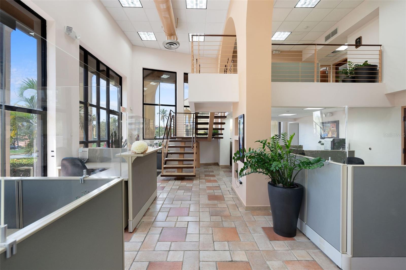 PALMANOVA PLAZA - Commercial Sale