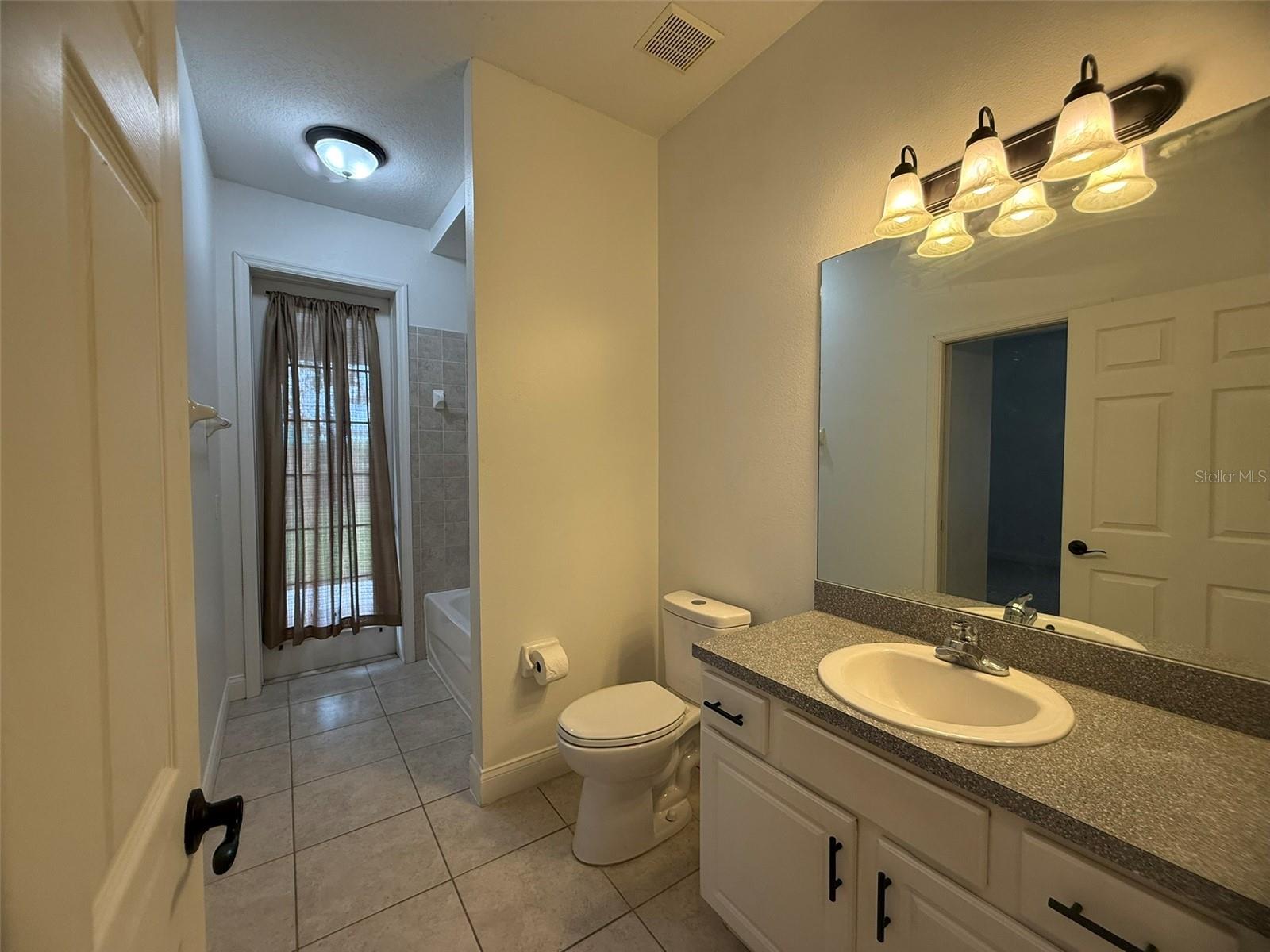 COUNTRY WALK/LK REGION - Residential