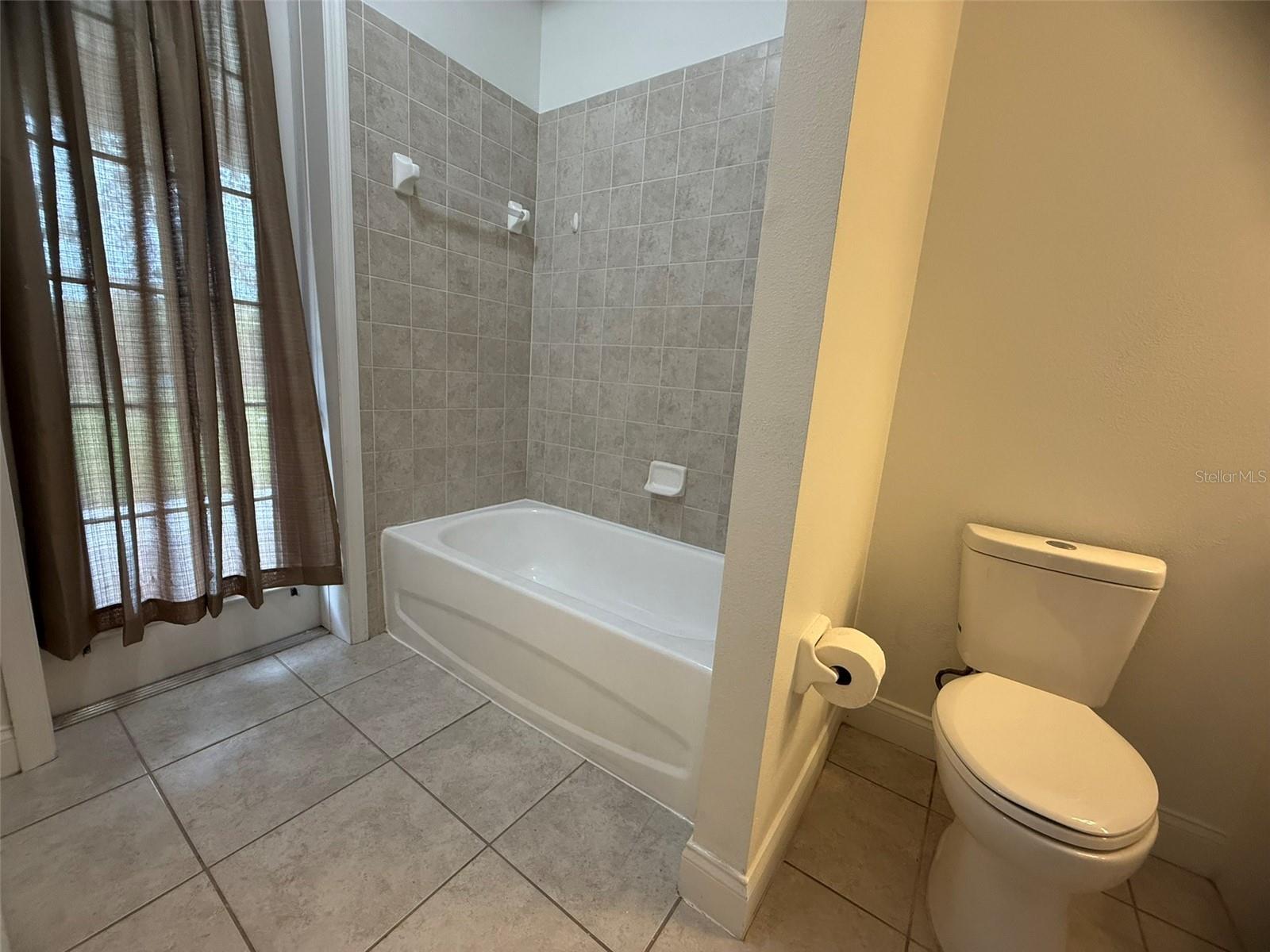 COUNTRY WALK/LK REGION - Residential