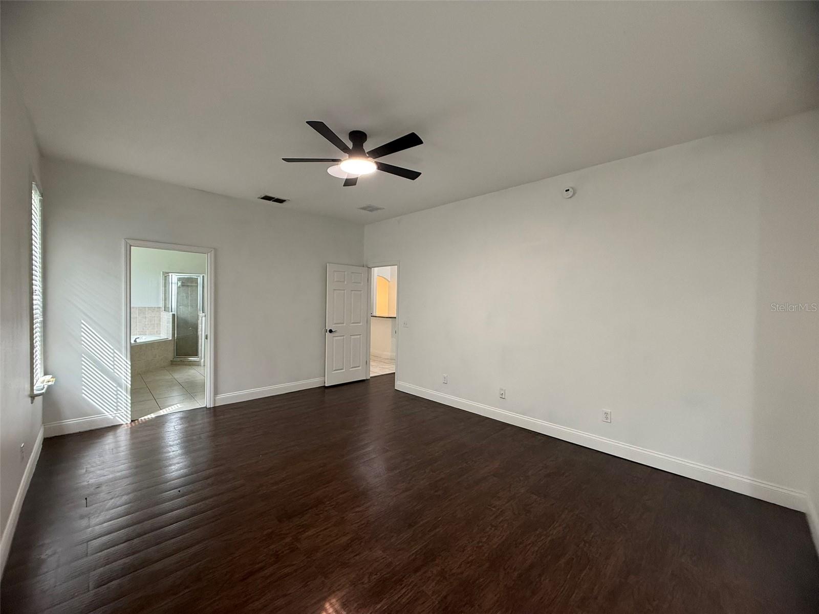 COUNTRY WALK/LK REGION - Residential